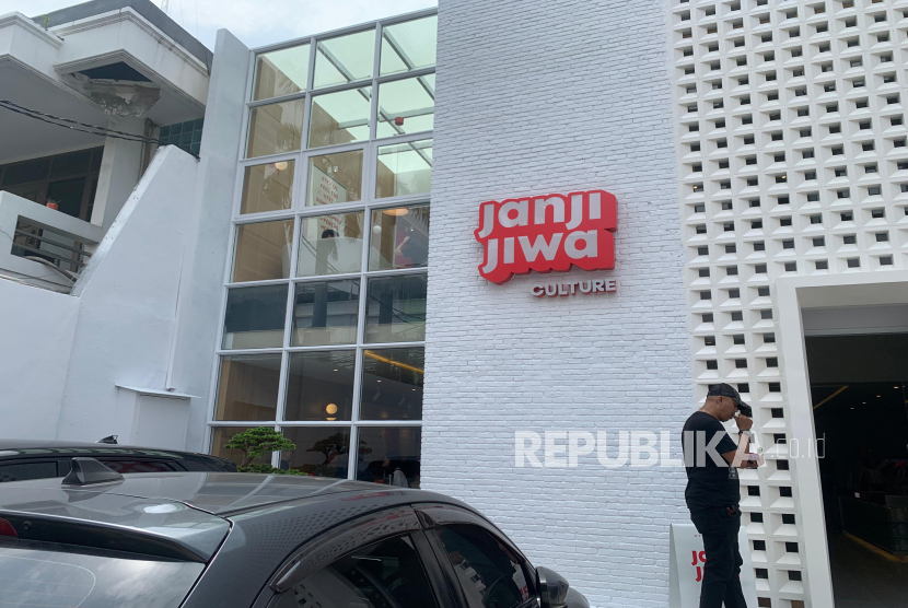 Gerai kopi Janji Jiwa. Janji Jiwa, merek kopi lokal Indonesia, hadir dengan inovasi terbarunya yaitu Janji Jiwa Culture. 