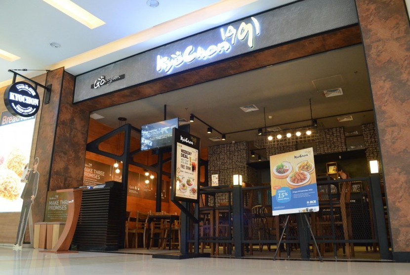 Gerai Kyochon di Living World Alam Sutera, Serpong, Tangerang.