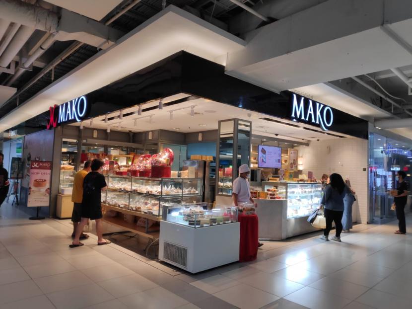 Gerai Mako Cake & Bakery di Kalibata City Square, Jakarta Selatan. Mako mengumumkan gerainya telah mendapatkan sertifikat halal.