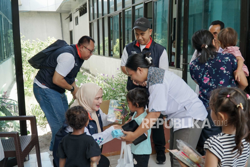 Gerakan Anak Sehat Indonesia di Labuan Bajo, Kabupaten Manggarai Barat, Nusa Tenggara Timur.