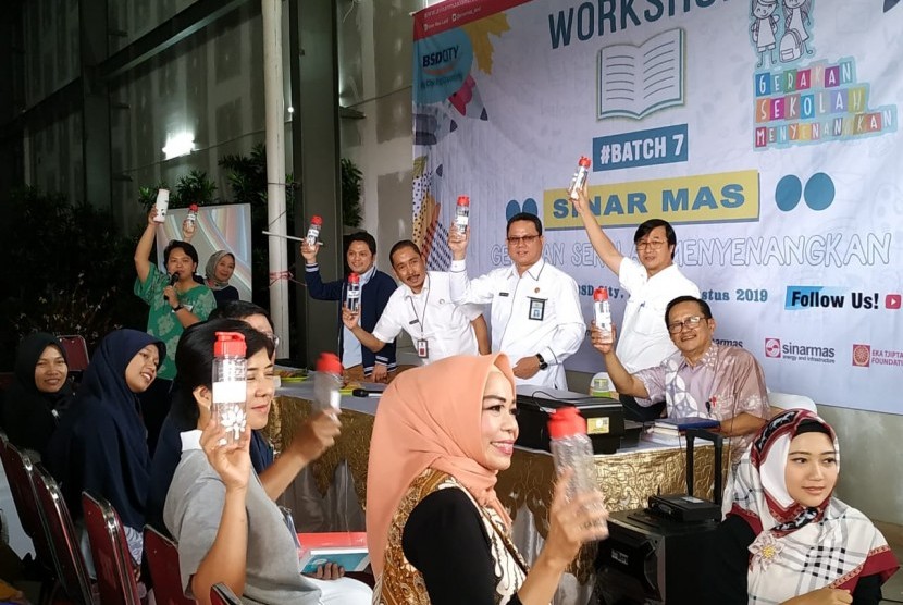Gerakan Sekolah Menyenangkan (GSM) telah disosialisasikan sejak beberapa tahun silam di sejumlah wilayah di Indonesia. Gerakan ini mendorong perubahan ekosistem pengajaran di sekolah agar lebih menyenangkan bagi siswa dalam menuntut ilmu. 