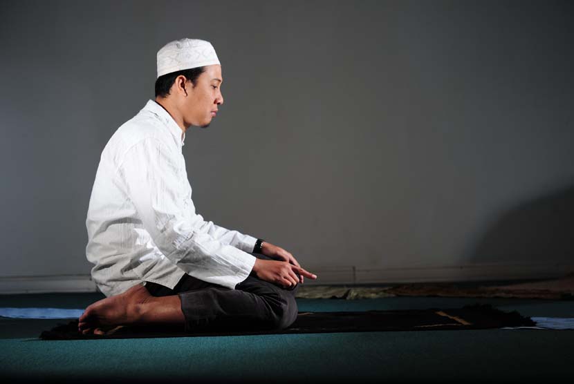 Gerakan shalat (ilustrasi).