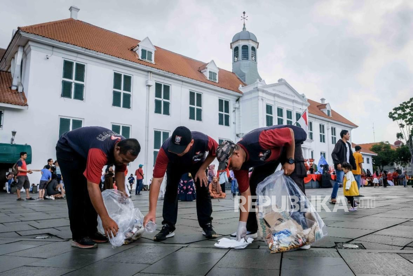 Gerakan Wisata Bersih Kemenpar Didukung Ribuan Tim Saber Artha Graha Peduli