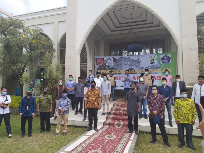 Gerakan #BangkitdariMasjid Al Kautsar Villa Dago Tangerang Selatan, Jumat (23/5)