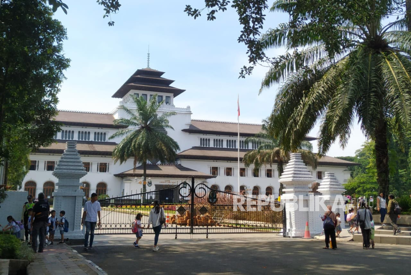 Candi Bentar Kini jadi Gerbang Gedung Sate, Ini Kata Budayawan Cirebon