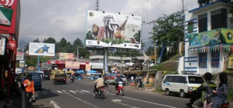 Gerbang objek wisata nasional Taman Safari Indonesia (TSI), Cisarua, Bogor.