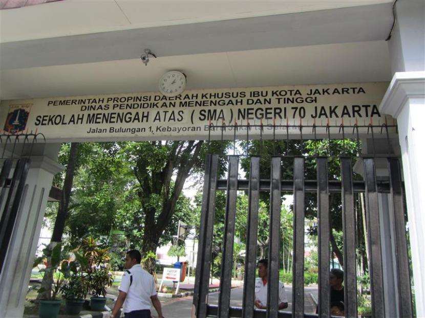 Gerbang SMAN 70 Jakarta di kawasan Bulungan, Kebayoran Baru.