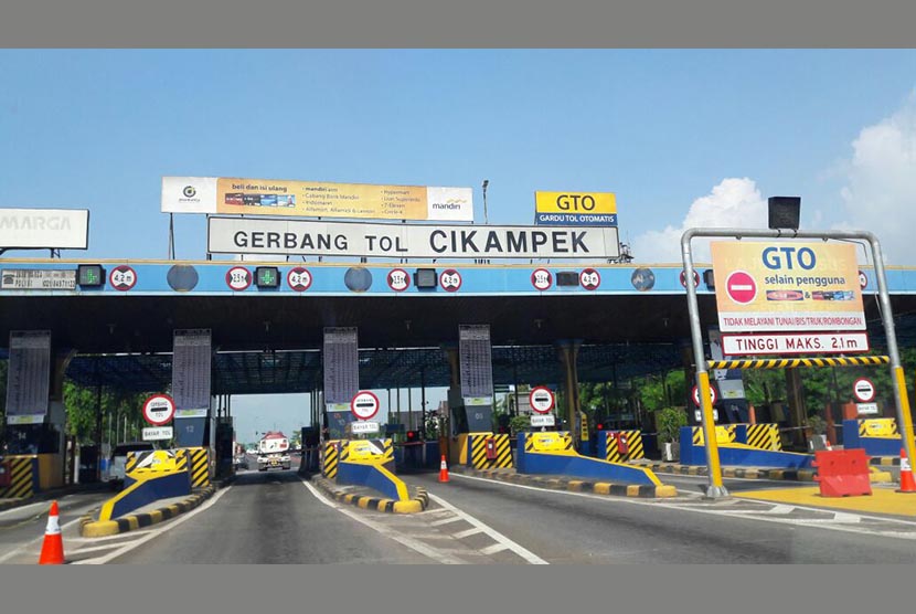 Gerbang Tol Cikampek.