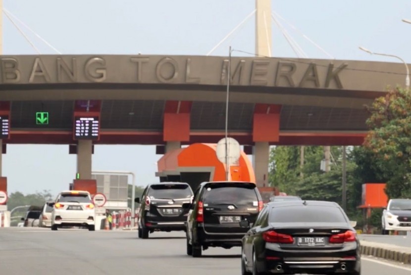 Gerbang Tol Merak di Banten.