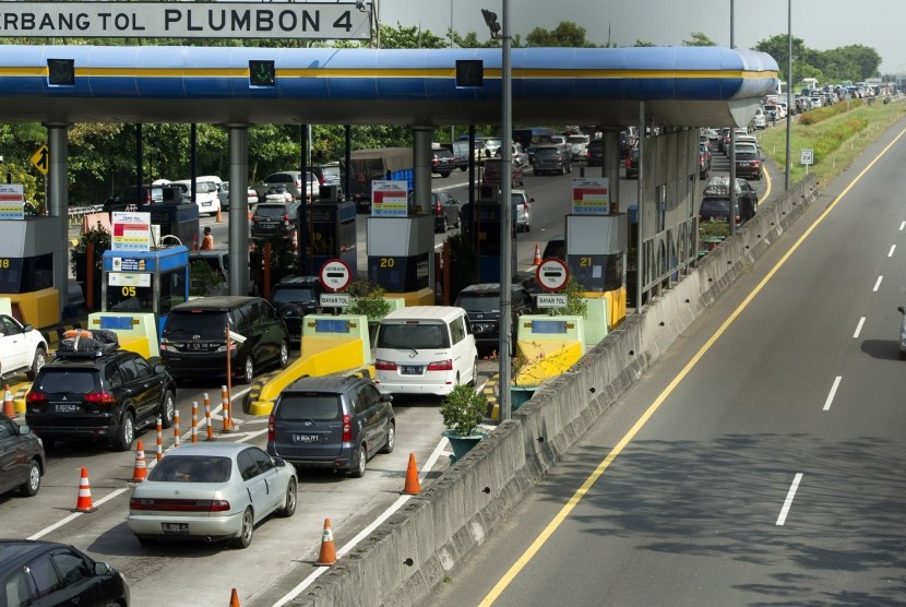 Gerbang Tol Plumbon