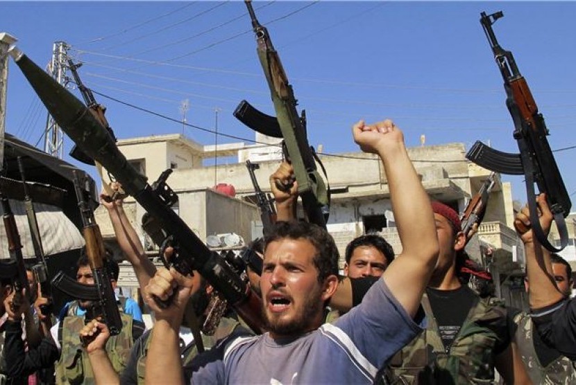 Gerilyawan anggota Tentara Pembebasan Suriah.