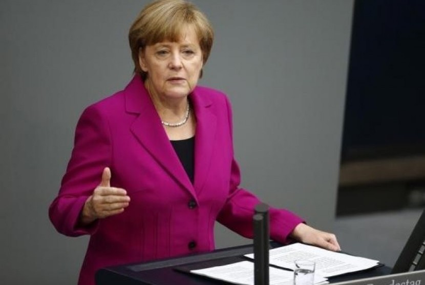 German Chancellor Angela Merkel addresses a session of the Bundestag, the lower house of Parliament, at the Reichstag in Berlin June 4 , 2014.