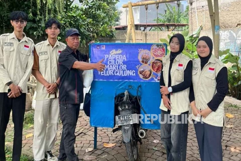 Mahasiswa UNM Luncurkan Program Gerobak Bangkit yang Bikin Melek Digital, Agar UMKM tak Tumbang!