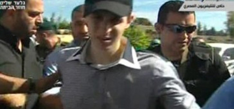 Ghilad Shalit setelah kembali ke Israel