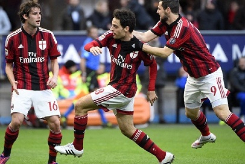 Giacomo Bonaventura bawa unggul sementara Milan 2-1 atas Palermo dalam lanjutan Serie A Liga Italia, Ahad (20/9) dini hari WIB.