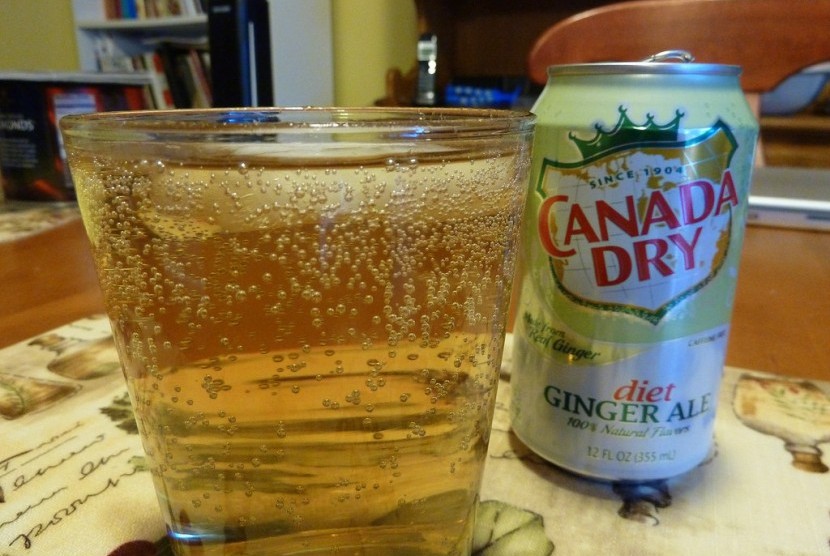 Ginger ale atau minuman soda rasa jahe.