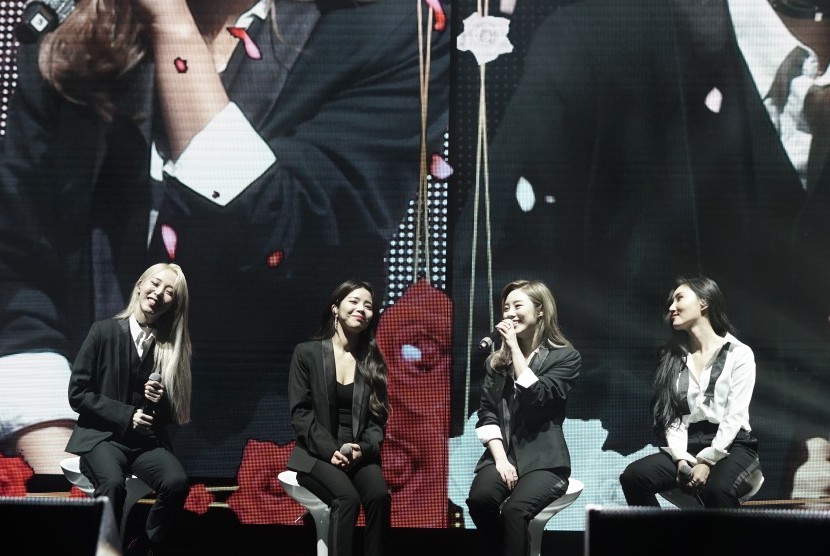 Girl group Mamamoo saat menggelar fanmeeting di Jakarta, Sabtu (23/2).