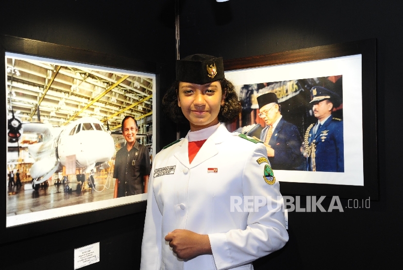 Gloria Natapradja Hamel berpose saat kunjungan ke Museum Mandiri di Jakarta, Kamis (18/8).  (Republika/ Tahta Aidilla)