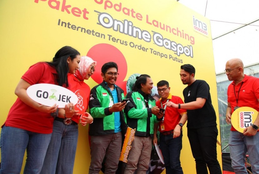 GOJEK-Indosat Ooredoo IM3 jalin kerja sama luncurkan paket internet lengkap khusus pengemudi GOJEK, Selasa (12/2).