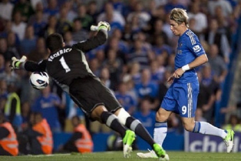 Gol ketiga Chelsea yang dicetak Fernando Torres ke gawang tim promosi, Reading dinilai offside.