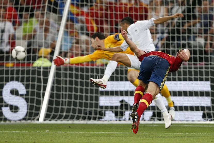 Gol pertama Xabi Alonso ke Gawang Prancis