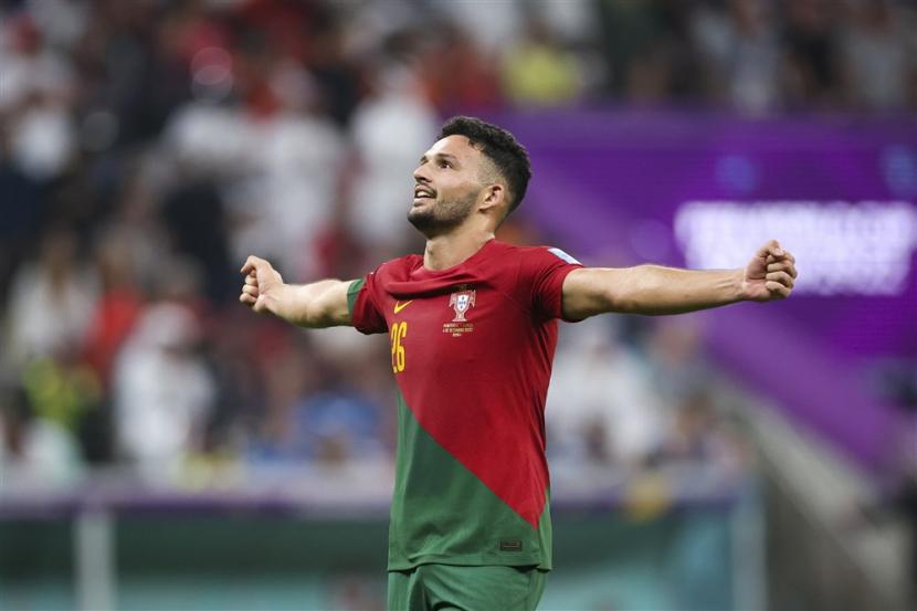 Goncalo Ramos dari Portugal merayakan setelah mencetak gol selama pertandingan sepak bola babak 16 besar Piala Dunia FIFA 2022 antara Portugal dan Swiss di Stadion Lusail di Lusail, Qatar, Rabu (7/12/2022) dini hari WIB. 