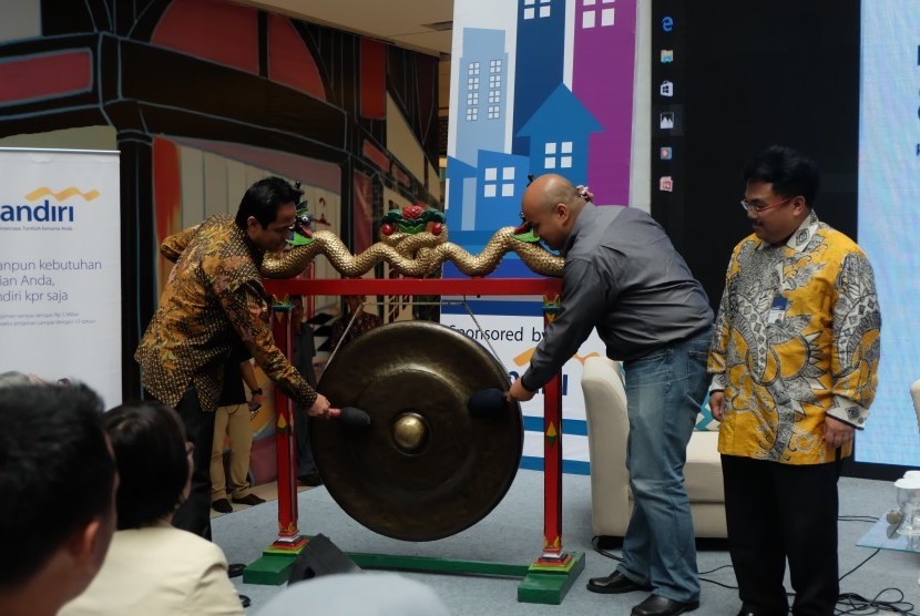 Gong pembukaan Mandiri Festival Properti Indonesia
