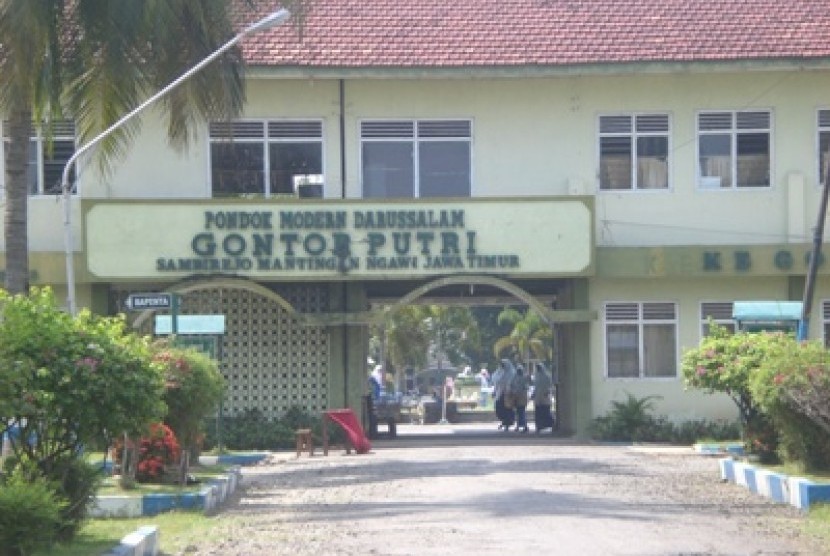 Santri Gontor tak menjalani karantina wajib karena mereka sudah dikarantina. Gontor Putri Mantingan, Jawa Timur