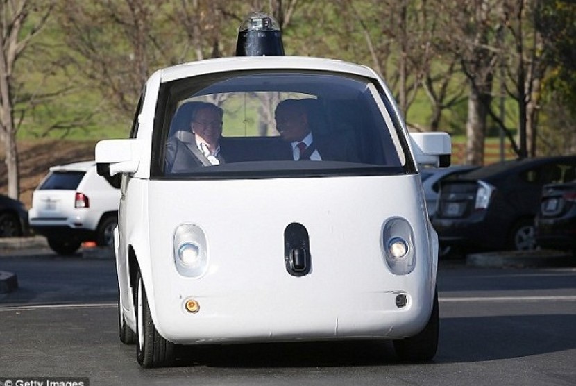 Google Self Driving yang mencatat 2 juta mil perjalanan.