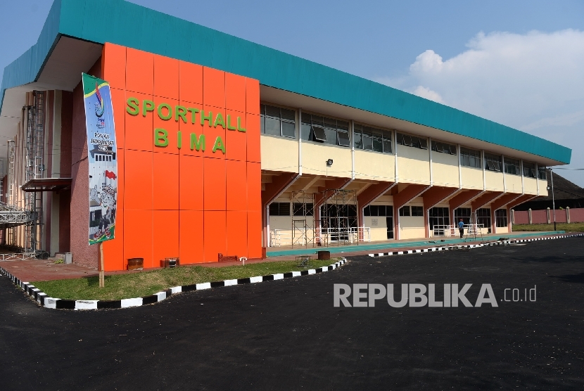  GOR Bima akan menjadi venue cabang bulutangkis PON XIX 2016, Cirebon, Jawa Barat, Rabu (7/9). (Republika/Wihdan) 