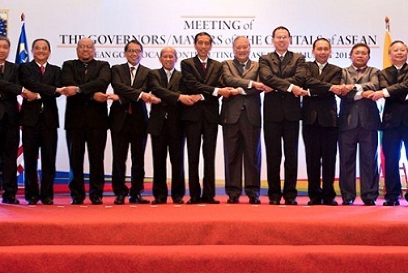 Governors and mayors of ASEAN capitals gather in Jakarta on September 17-19. They commit to support ASEAN Communities 2015. 