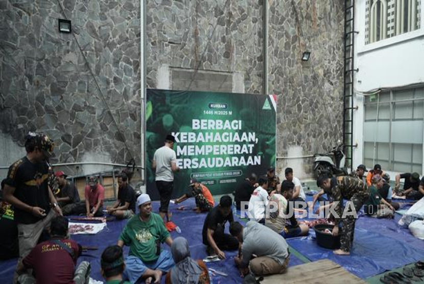 GP Ansor salurkan 1.500 paket qurban. 