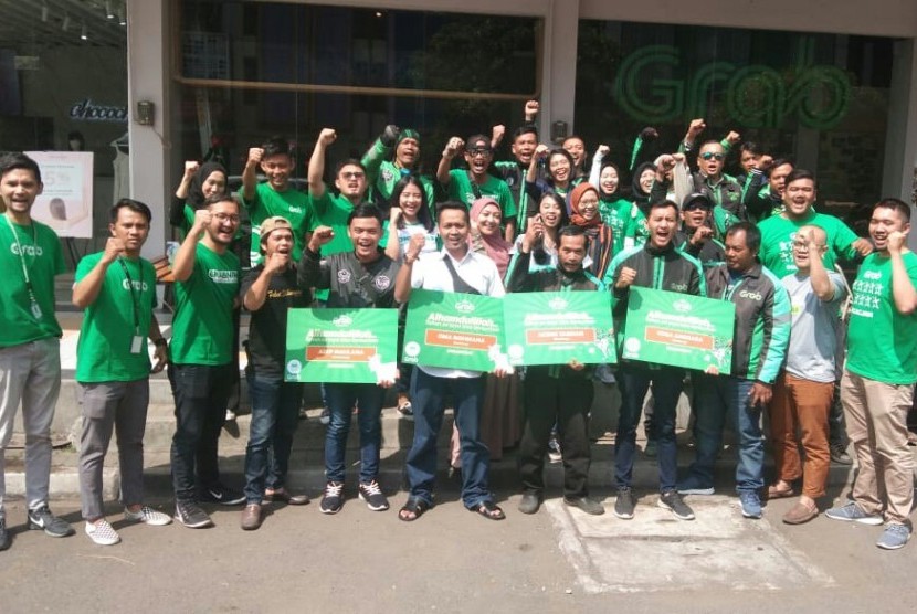 Grab menggelar Kompetisi Kurban 2019 sebagai ajang mengapresiasi para mitra driver. Tahun ini, Grab menyediakan lebih dari 30 ekor hewan kurban untuk seluruh mitra di Jawa Barat.