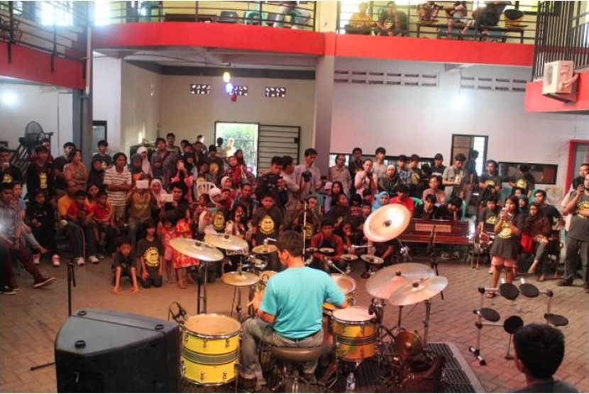 Grand Opening Gilang Ramadhan Studio Band Cabang Cilegon–Serang.