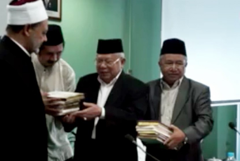 Grand Syeikh Al-Azhar Prof Dr Ahmed Mohamed Ahmed Eltayeb melakukan kunjungan ke Majelis Ulama Indonesia (MUI), Senin (22/2). 