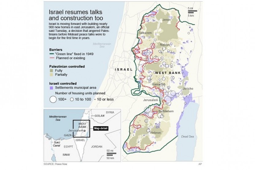 Graphic shows a map f the divisions, barriers, and settlements in the West Bank.