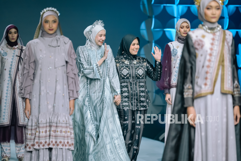 Terinspirasi Budaya Tradisi, Greisy Hadirkan Koleksi Etnik Modern