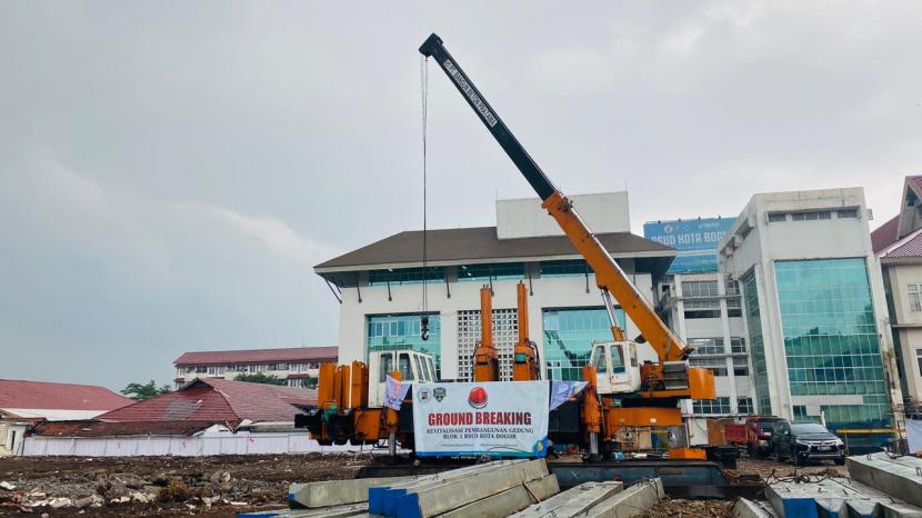 Proses groundbreaking pembangunan Gedung Blok 1 RSUD Kota Bogor, Jawa Barat, Rabu (13/7/2023).