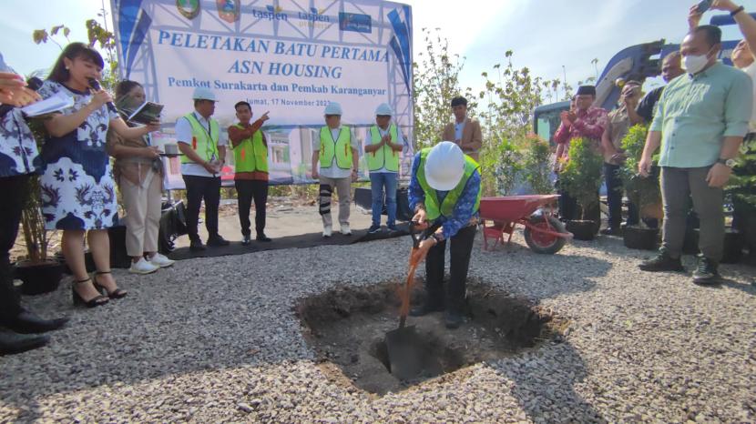 Groundbreaking ASN Housing Kota Solo di Plesungan Karanganyar dihadiri oleh Wali Kota Solo Gibran Rakabuming dan Direktur Taspen, ANS Kosasih, Jumat (17/11/2023).