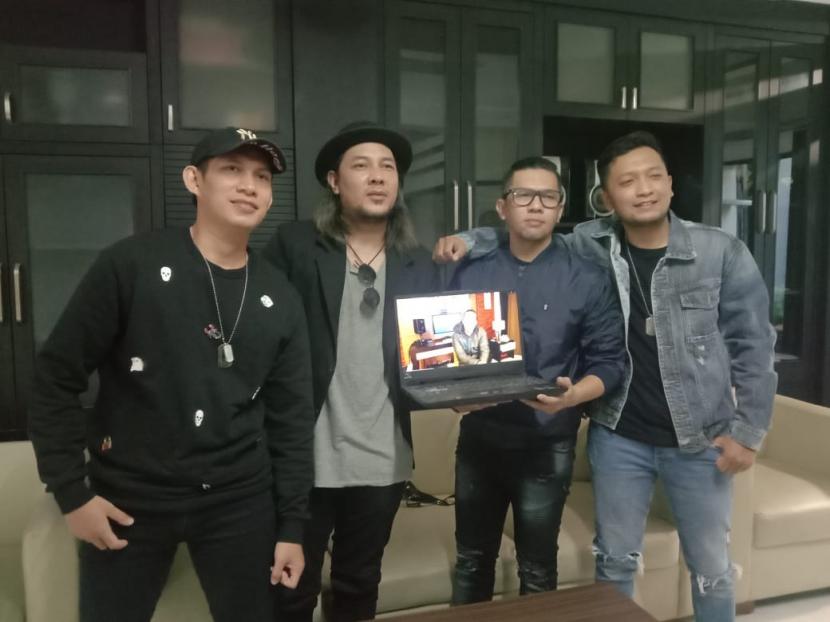 Grup Band Tanah Air, Bagindas.