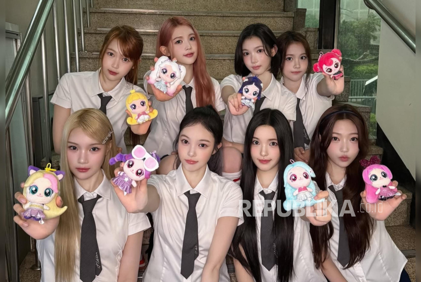 Grup K-pop Heart2Hearts. Grup Heart2Hearts mengukir sejarah dengan berhasil membawa pulang dua medali dari ISAC 2025.