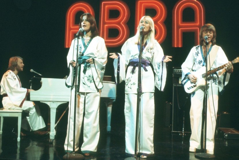 ABBA meminta grup Abba Mania untuk tidak lagi menggunakan nama tersebut.
