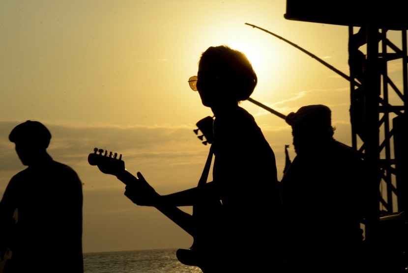Senggigi Sunset Jazz di Pantai Senggigi, Batulayar, Lombok Barat, NTB.