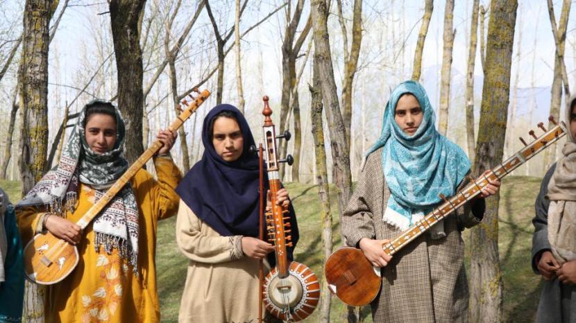 Grup Musik Sufi di Khasmir.