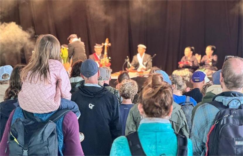 Grup seni musik tradisional Tarawangsa Pusaka Sunda Lugina tampil di tiga festival terkemuka di Denmark dan Jerman.