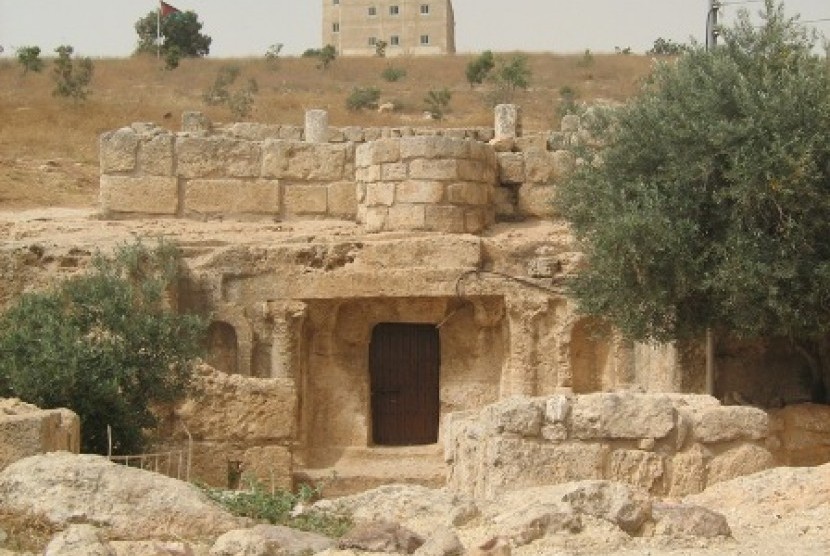 Gua Ashabul Kahfi di Amman Yordania (ilustrasi). Allah SWT menjaga para Ashabul Kahfi yang bersembunyi di gua 