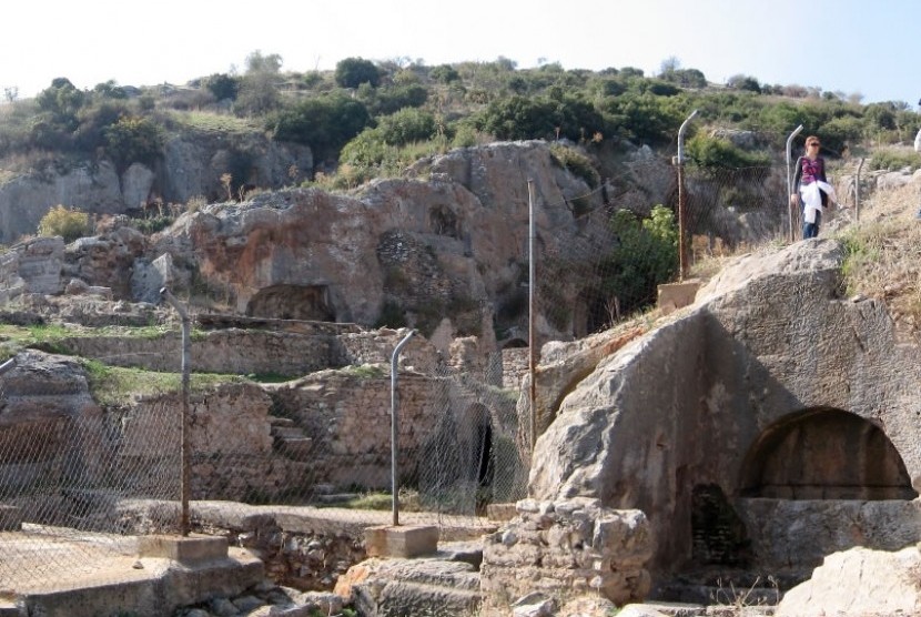 Romawi Kristen mempunyai sejumlah penamaan terhadap 7 pemuda ashabul kahfi. Gua Kahfi di Ephesus, Turki