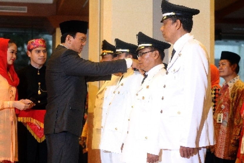 Gubernur Ahok mengangkat beberapa pejabat Pemprov DKI Jakarta.