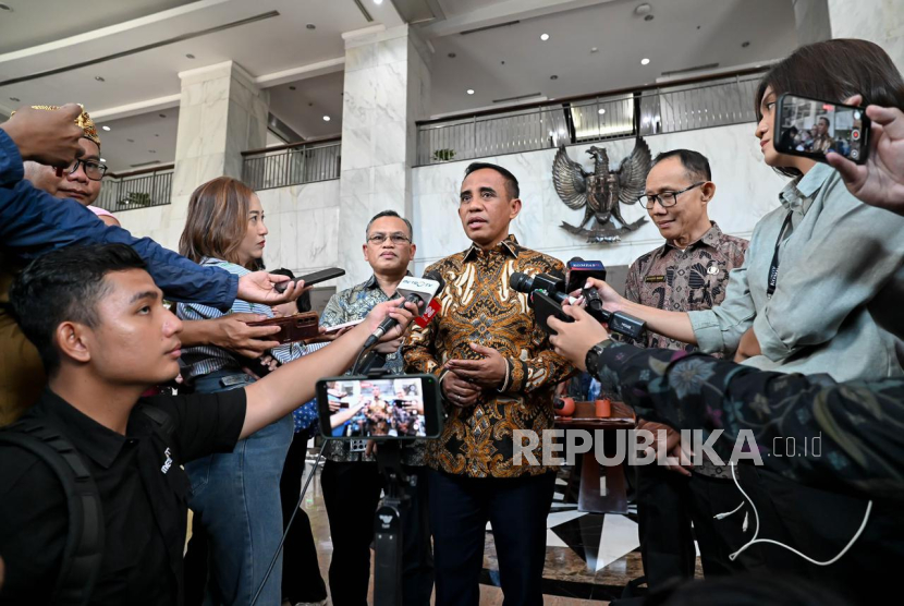 Gubernur Anwar Hafid.