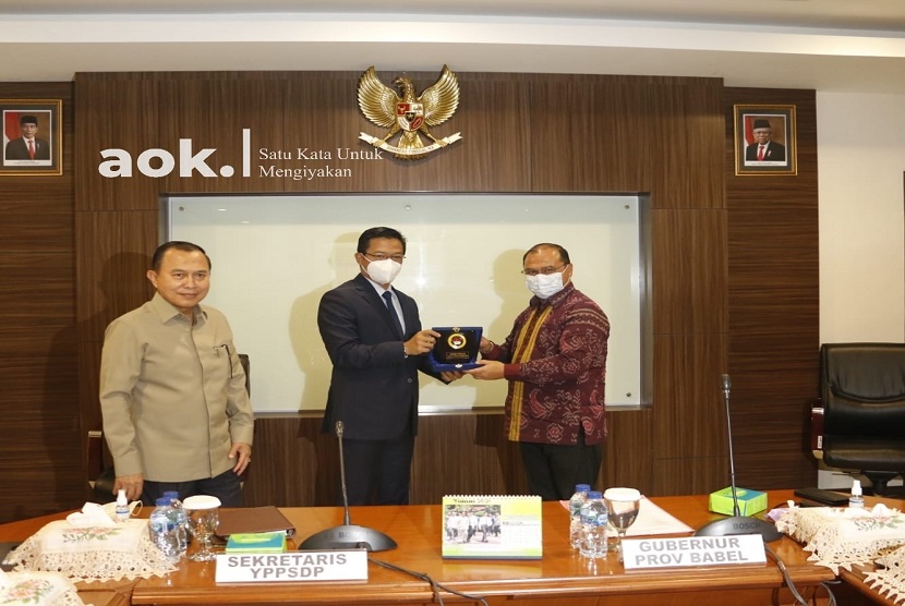 Gubernur Bangka Belitung Erzaldi Rosman saat mengawali sambutannya seusai menandatangani MoU dengan Lembaga Perguruan Taman Taruna Nusantara (LPTTN) Magelang, Senin (1/11).